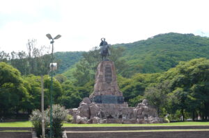Monumento A Guemes 300x199
