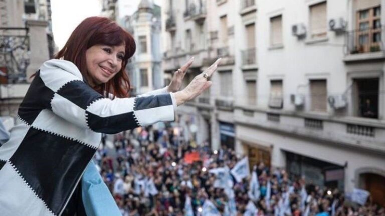 cristina en el balcon