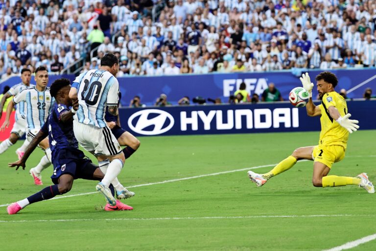 messi gol 1