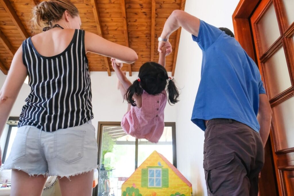 Salta tiene 46 familias buscando adoptar, pero pocos se animan con niños mayores de 5 años