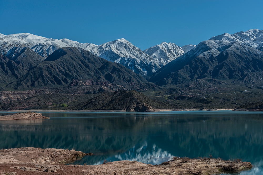 Agua y datos: la nueva disputa por los recursos estratégicos de la Patagonia