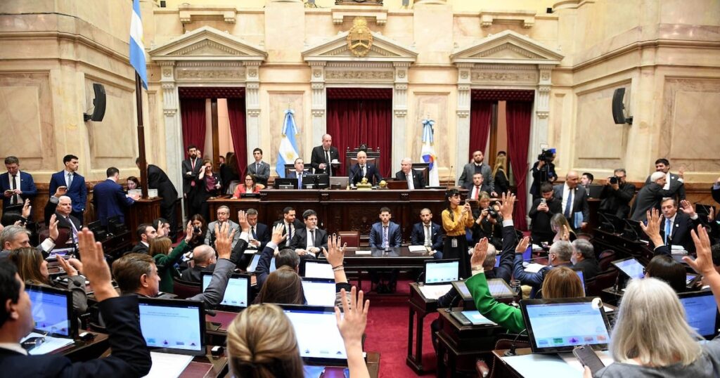 El Senado dio media sanción a la Ley de Inviolabilidad de la Propiedad Privada en una sesión marcada por fuertes tensiones políticas