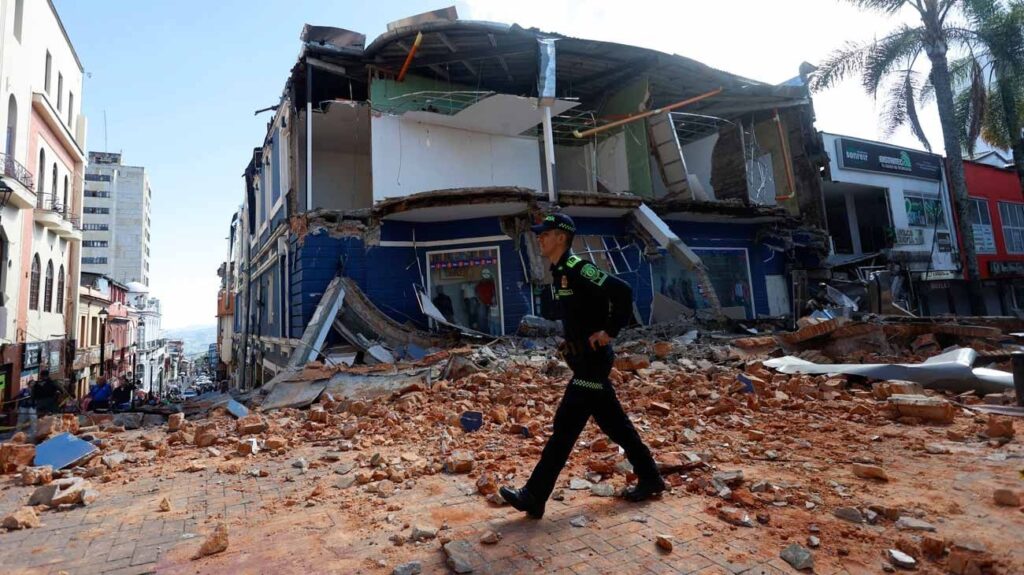 Terremoto de magnitud 7,4 devasta Colombia: confirman 111 muertos y buscan sobrevivientes