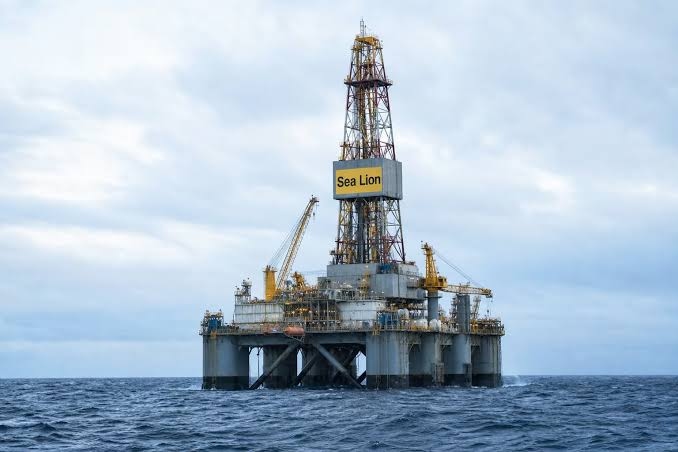 Milei endurece las sanciones contra empresas que extraen petróleo en Malvinas bajo ocupación británica