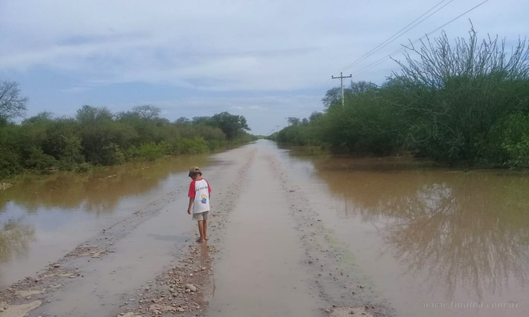 Crece el río en Santa Victoria Este y el norte salteño vuelve a mirar el cielo con temor Victoria21 Pilcomayo Carmelo Diciembre 768x460